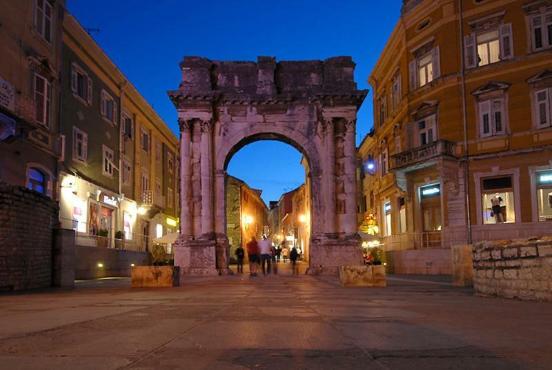 Apartments Vitae Pula Exterior foto